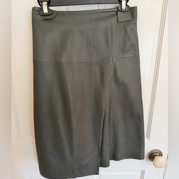 Classiques Entier Nordstrom,
Full lined LEATHER Skirt! Dark Gray/Green Size 10 - Picture 2 of 8